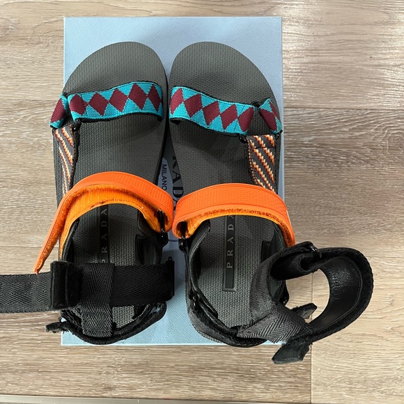 Prada sport nylon printed sandals. - Picture 2 of 6